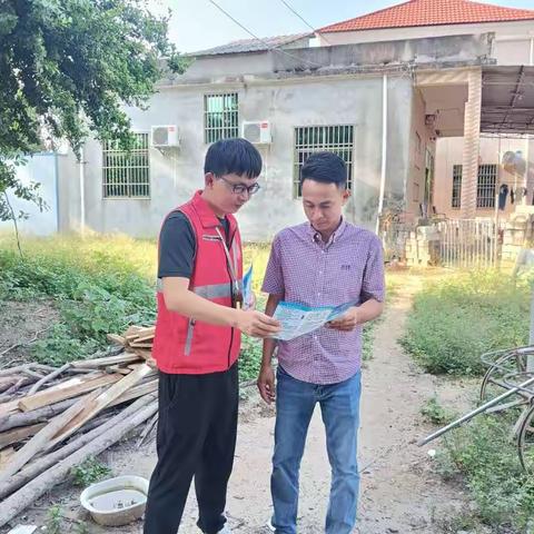 新龙镇龙北村网格员入户开展禁毒宣传活动