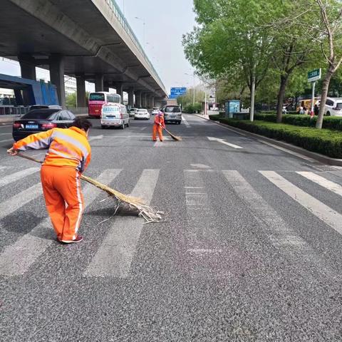 【槐荫城管美里湖环卫所】环境卫生大扫除 干净整洁迎五一