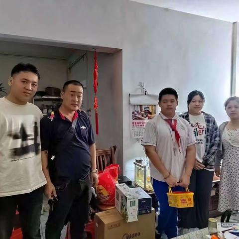 五指山市人力资源和社会保障局党支部开展认领“微心愿”主题党日活动