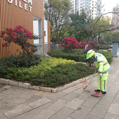 【宜良玉禾田】广场与公厕的“净”界守护