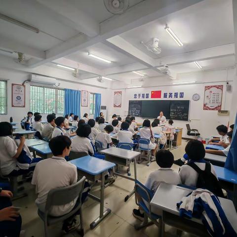 高一政眼看天下，时政发声展风采--高一政治时政演讲比赛