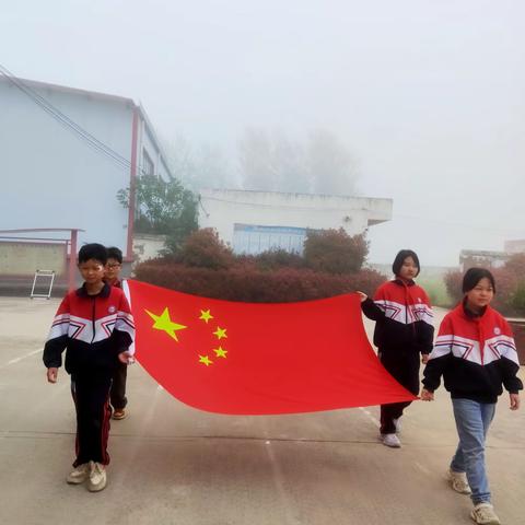 “清风拂我心，节俭伴我行”——正阳县寒冻镇翁岗村小学升旗仪式(五一班主持)