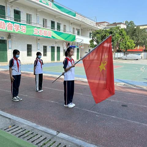 “学习二十大·奋进新征程”2023年大湾岗小学入队仪式