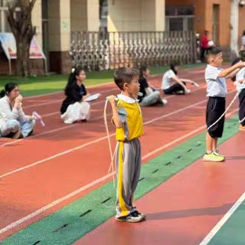 活力赛场，成长印记 ﻿海口市第九小学第十届体育嘉年华活动纪实