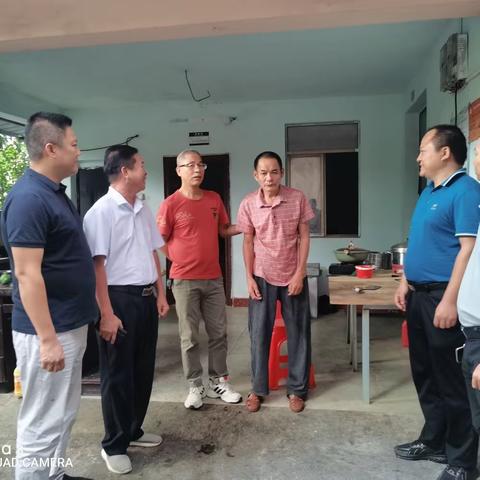 2023年六盘村乡村振兴中队开展11月入户走访月活动