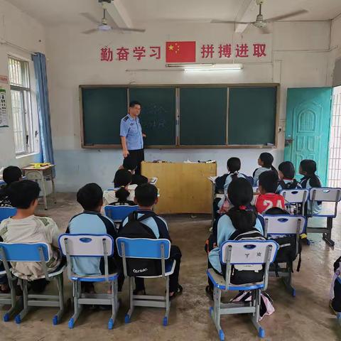 新盈镇龙蓝小学“防溺水”预防宣讲活动