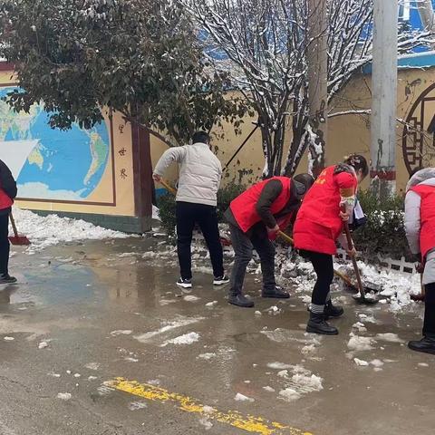 瑞雪满校园，除冰护安全———塔铺街道初级中学扫雪除冰在行动