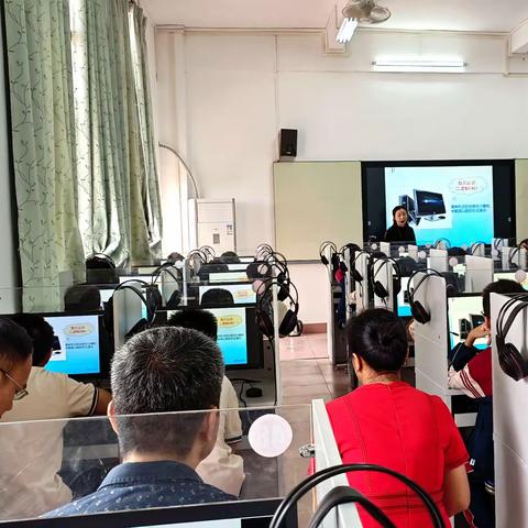 曲江初级中学信息技术科组活动