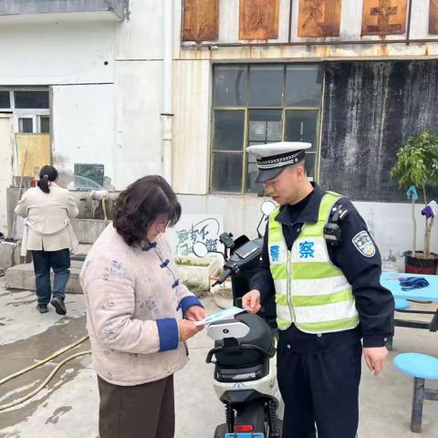 金台交警走进博浩汽修厂开展春季交通安全宣传