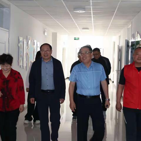 “关爱特需儿童，情暖特校六一”