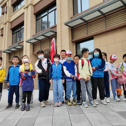 最美的春光，最好的我们。