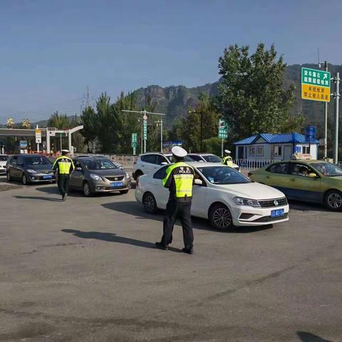 十一我在岗：南芬交警“抓好”中秋国庆假期旅游景区道路交通安全工作