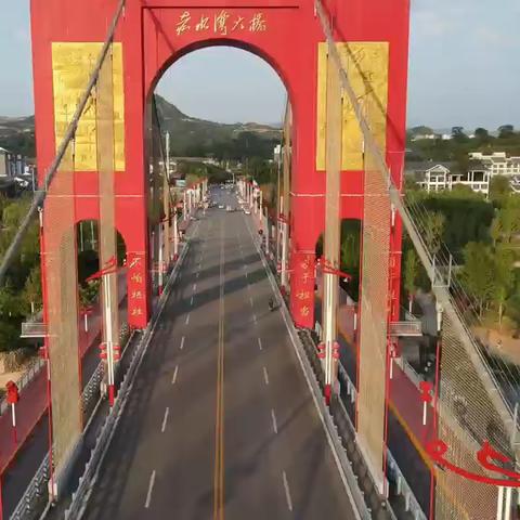 【涉县城管局】严抓细管建筑渣土运输，打造绿色流动“风景线”