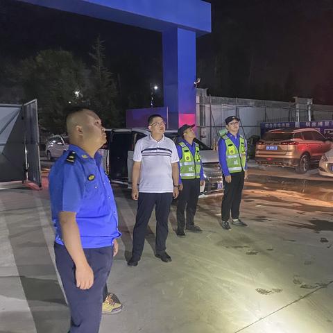 城管局开展夜间道路扬尘、施工噪音专项检查行动