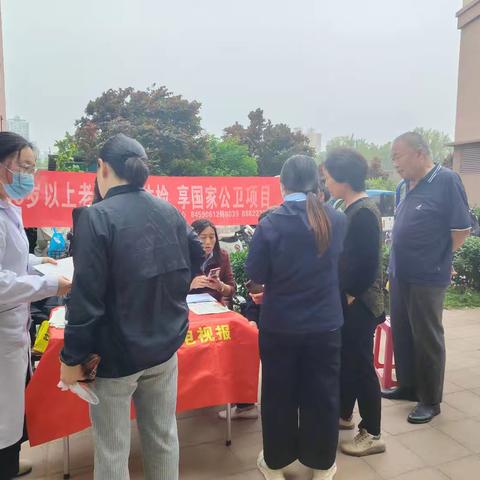 党建引领暖夕阳 公益送暖护安康|大庆路社区党总支开展关爱老人公益活动