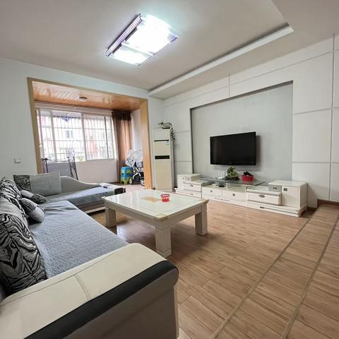 出租：一品台B区，14900一年，中庭5楼3/2/2，4台空调，☎️613007，6195