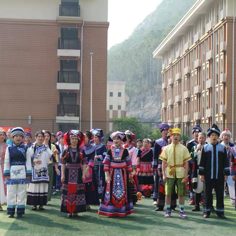 党旗辉映壮乡情   石榴花开满校园——金城江区第六初级中学喜迎“三月三”活动