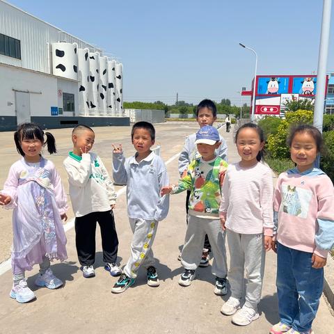 石油大学附属幼⼉园大五班2025 年度家委会活动（五）