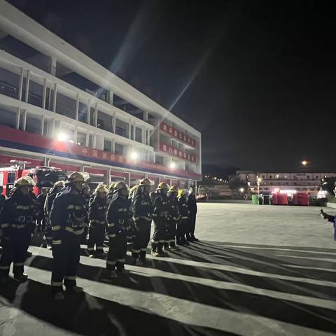 龙岗消防所徐文斌深入龙岗特勤消防救援站开展“元旦”节日督导检查工作