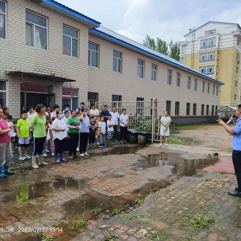 【学思想 强党性 重实践 建新功】希望社区开展消防应急演练 筑牢安全防线