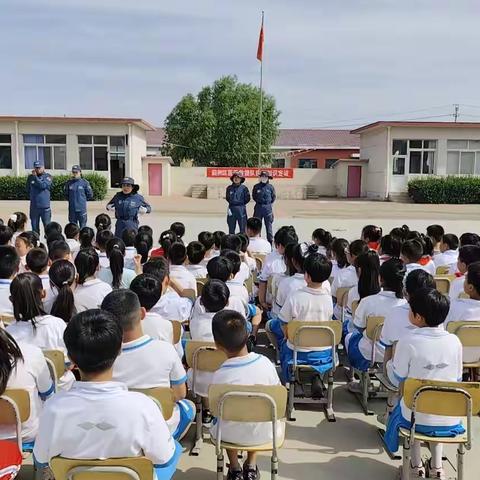 一绳一竿护清波，防溺课堂筑心河 ---洇溜镇龙湾中心小学开展防溺水安全教育活动