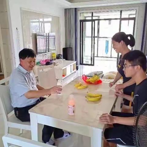 炎炎夏日行，家访暖人心——乐平一中开展暑期“万师访万家”工作