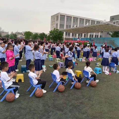 屈庄小学庆祝六一儿童节活动——幼儿园宝贝儿玩转篮球，炫我风彩