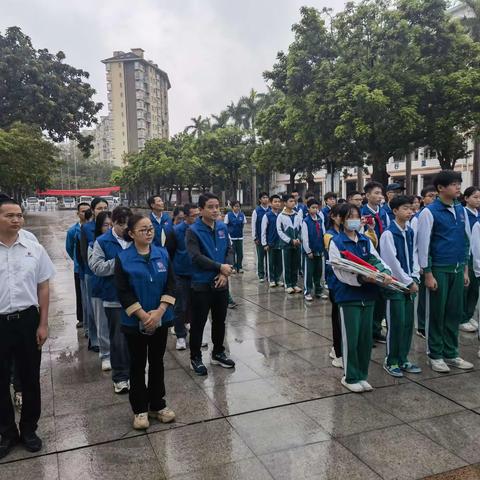 海南华侨中学第六党支部主题党日活动                                ——学雷锋，植树护绿！