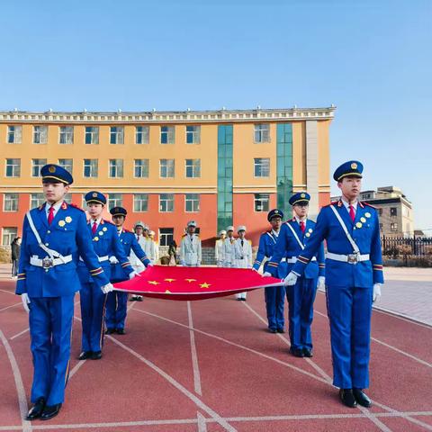 传承雷锋精神，共筑时代梦想——宏伟实验学校举行大中小一体化主题升旗仪式