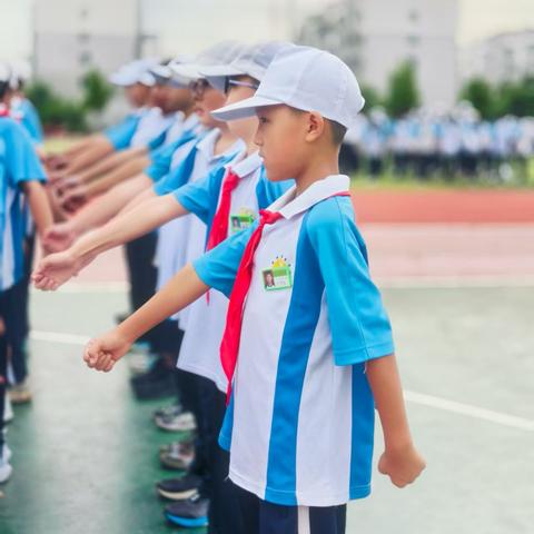 青春正燃，步履铿锵——宏伟实验学校军训展演纪实