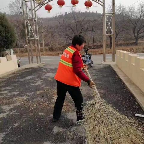 环卫工作不停歇，坚守岗位担使命