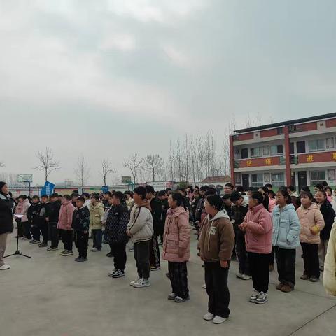 董村镇庞岗小学“赓续雷锋志，星海正燎原”活动