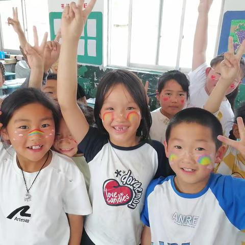 《面部彩绘》——董村镇庞岗小学彩绘活动 ‍