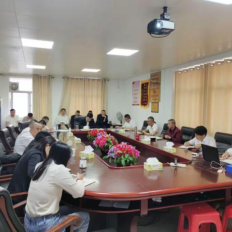 海垦商贸置业召开党委扩大会传达学习中央八项规定相关精神