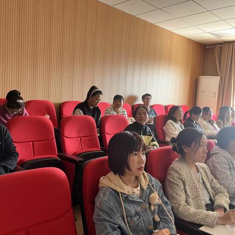 八一路英语组教研活动纪实