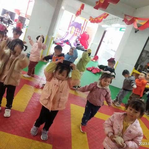 东方红幼儿园今日分享《好玩的沙包》