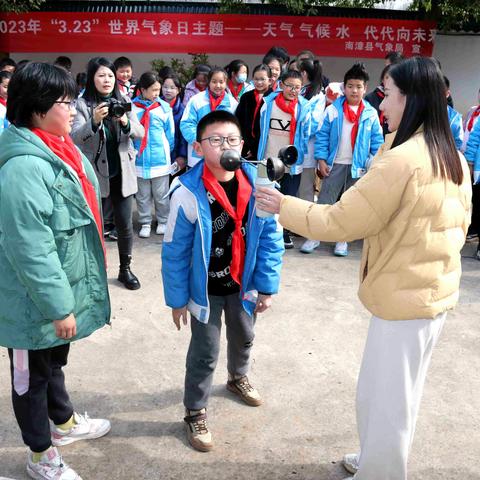 湖北南漳：小学生走进气象观测站   零距离体验“观云测天”