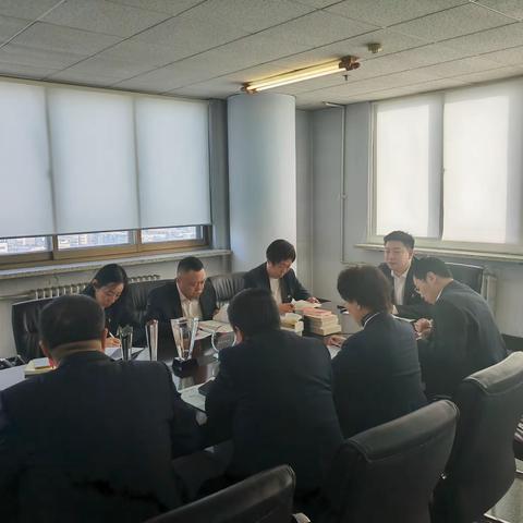 银行卡召开主题教育专题党课大会