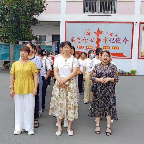 美味“童”享 “食”刻守护 ——淅川县金河希望小学幼儿园家长品餐活动