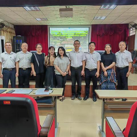探索美育多元路径，提升教师美育素养 ——“纸艺”课题推广校文昌市琼文中学第三次“请进来”美育教研主题活动