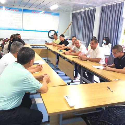 崖州区人大常委会党组成员、副主任王积到三更村开展台风“摩羯”防御督导工作