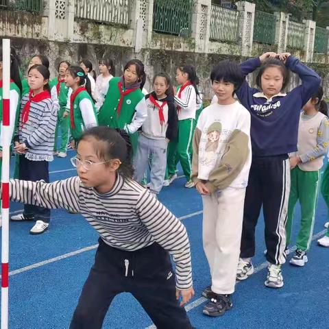 秋日燃情，逐梦赛场——五年级一班秋季运动会