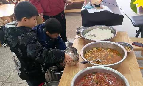 大一班幼儿值日生活动