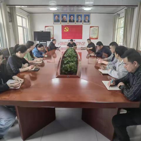 张村集镇开展领导干部学法用法培训会