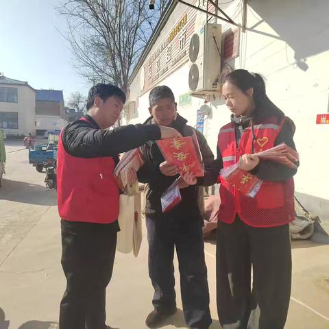 普法行动我“宪”行  法治春联送福至