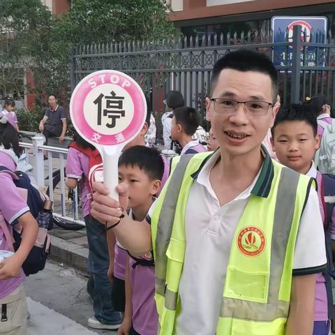 暖心守护，为爱同行——五年级三班家长护学岗在行动