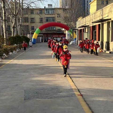 【乘风踏浪、锐不可当】一年级15班本期动态