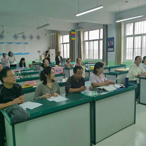 教具竞赛展风采 巧手慧心比创意——肥乡区第三中学举行自制教具评选活动