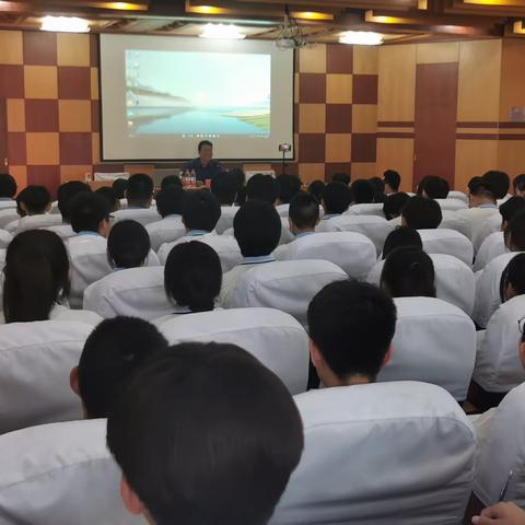 《职业规划未来  成功从此启航 》——天津市蓟州中学高二年级学涯规划专题讲座