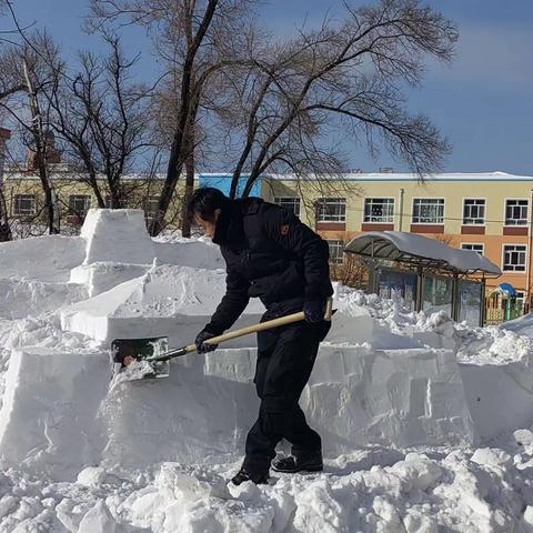 鸡西市第二十五中学“相约冰雪 筑梦梨树”校园雪雕创作大赛